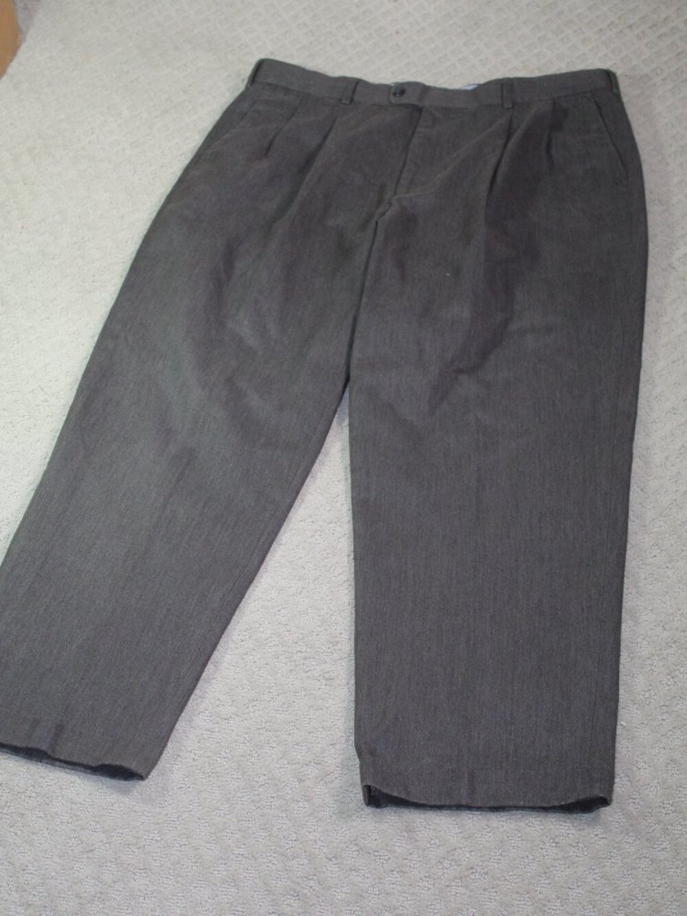 A[x]ist Size 40x32 Cotton Polyester Blend Grey Pleated Front Cuffed Dress Pants